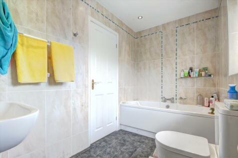 Bathroom 2.jpg