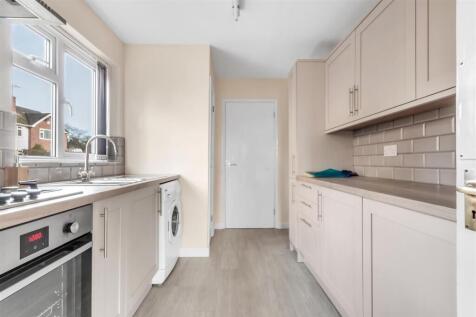 Kitchen 2.jpg