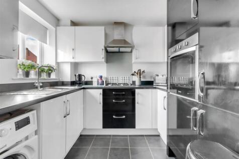Kitchen 2.jpg