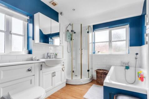 Bathroom.jpg