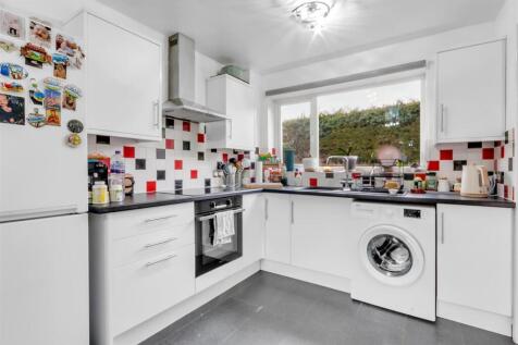 Kitchen 2.jpg