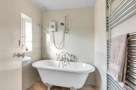 Bathroom.jpg