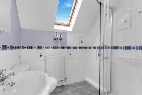Bathroom.jpg