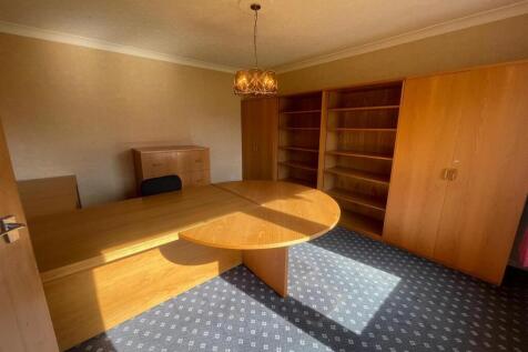 Family Room.jpg