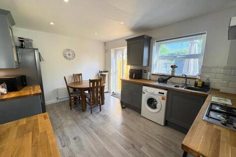 kitchen2.JPG