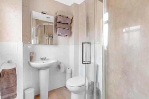 ensuite.jpg
