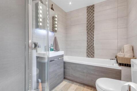 Family Bathroom.jpg
