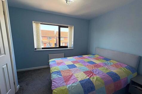 bed1.jpg
