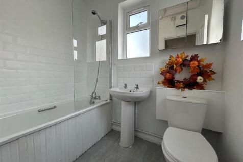 Bathroom.jpg