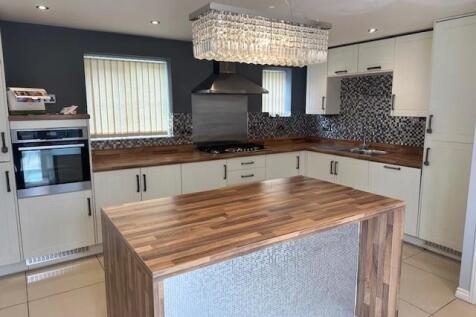 2 Costard kitchen.jpg