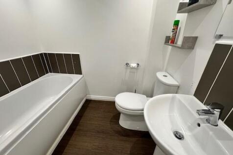 2 Costard bathroom.jpg