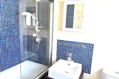 27 North Road Bathroom.jpg