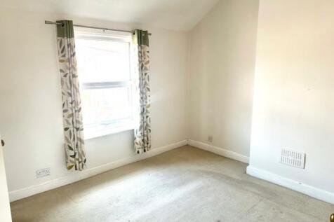 27 North Road Bedroom One.jpg