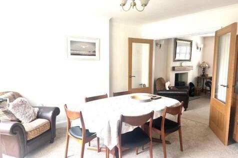 19 Collinsfield Dining.jpg