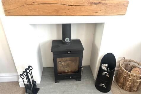19 Collinsfield Logburner.jpg