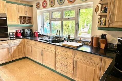 10 Dovecote Kitchen.jpg