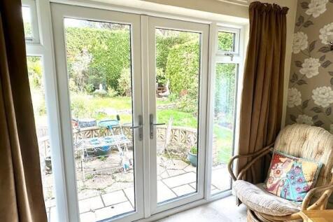 10 Dovecote Sun Room.jpg
