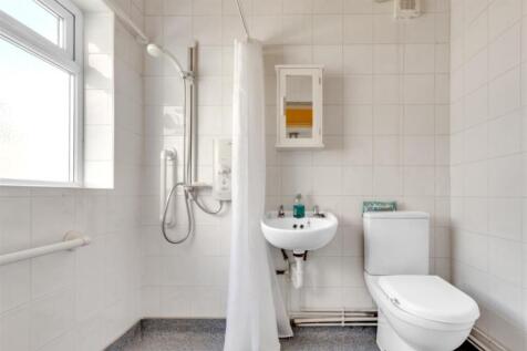 Shower Room.jpg