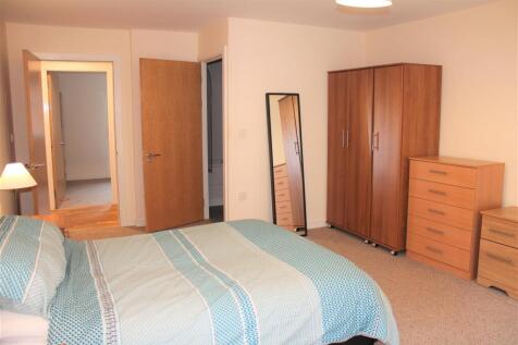 Bedroom 1 showing en
