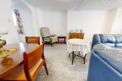Southwell-Village-Portland-Dorset-UK-Dining-Area