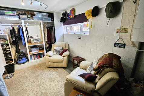Garage/Store Room