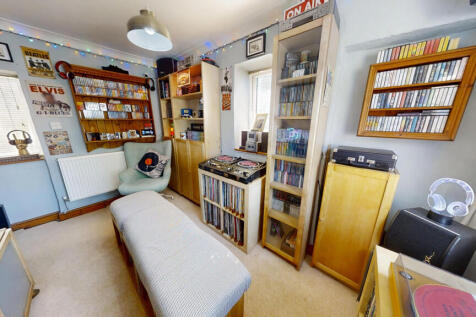 Snug/TV Room
