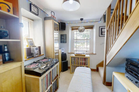 Snug/TV Room