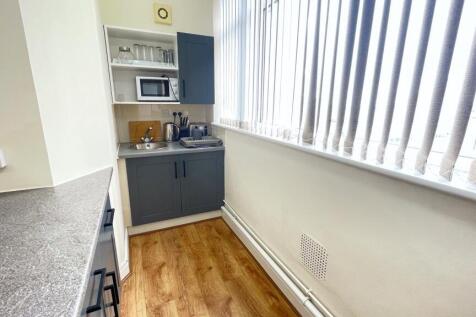Kitchenette 1