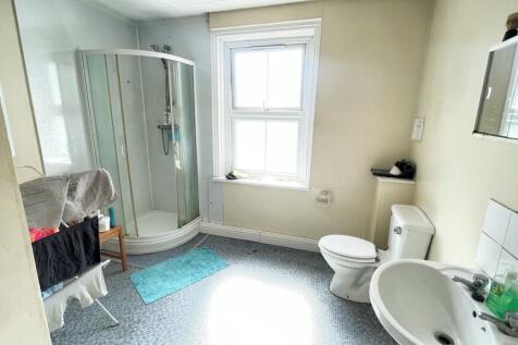 Communal Bathroom 1