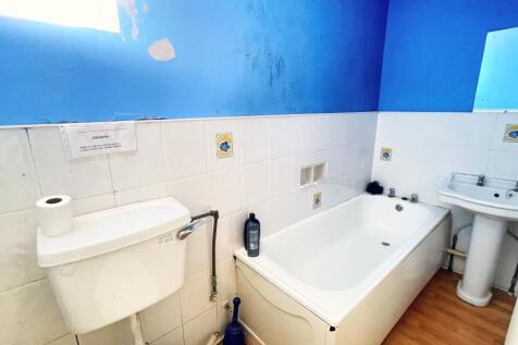 Communal Bathroom 2
