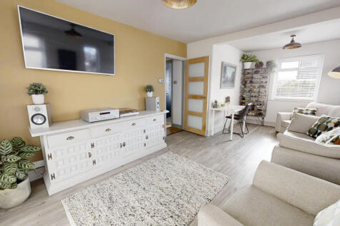 Park-Estate-Road-Portland-Dorset-UK-10092025_13223