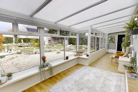 Park-Estate-Road-Portland-Dorset-UK-10092025_13352