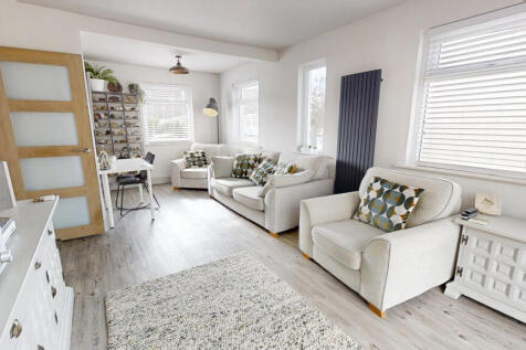 Park-Estate-Road-Portland-Dorset-UK-10092025_13355