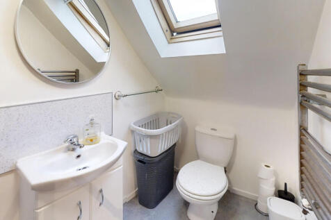 Westcliff-Road-Portland-Dorset-UK--Bathroom
