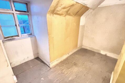 Bedroom 5 or attic room 2