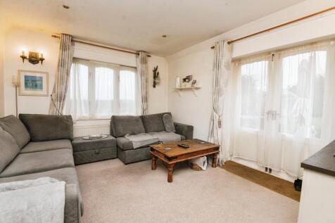 Living Room/Bedroom