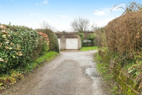 Garage In Block