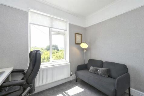 Bedroom/Office