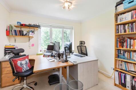 Bedroom/Office