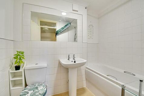 Bathroom.jpg