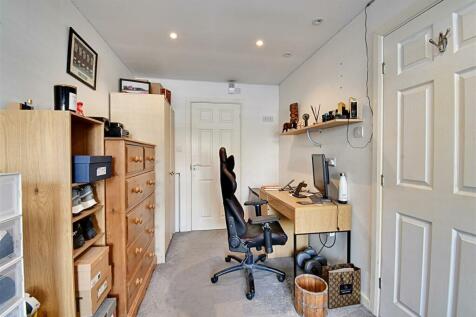 Bedroom 4_2.jpg