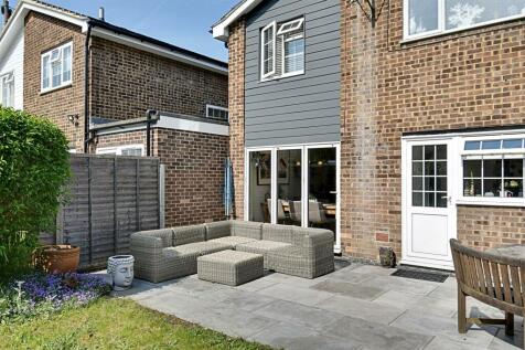 Patio 2.jpg