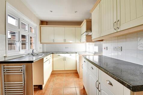 Kitchen 1.jpg