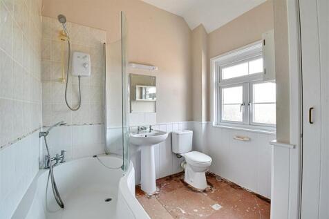 Bathroom.jpg