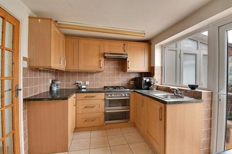 Kitchen 1.jpg