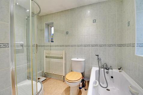 Bathroom 2.jpg