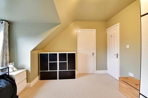 Bedroom 2_2.jpg