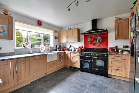 Kitchen 1.jpg