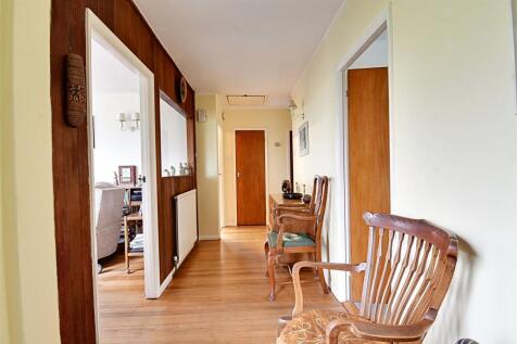 Hall 1.jpg