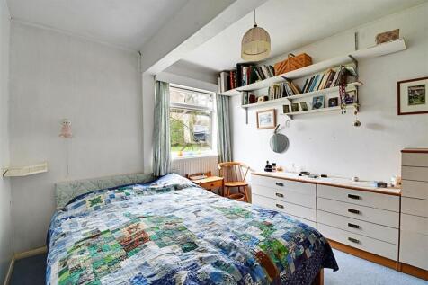 Bedroom 2_1.jpg
